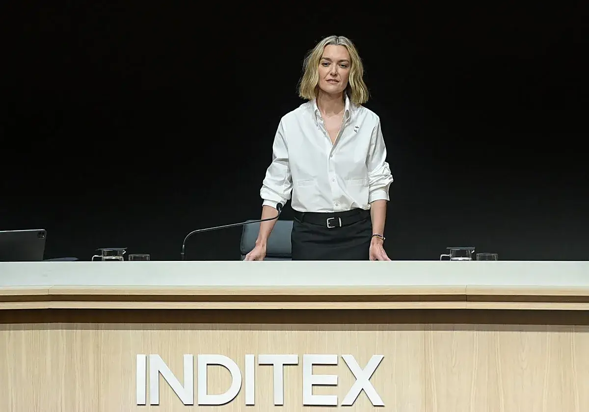 Marta Ortega Pérez, presidenta de Inditex, habla en un evento.
