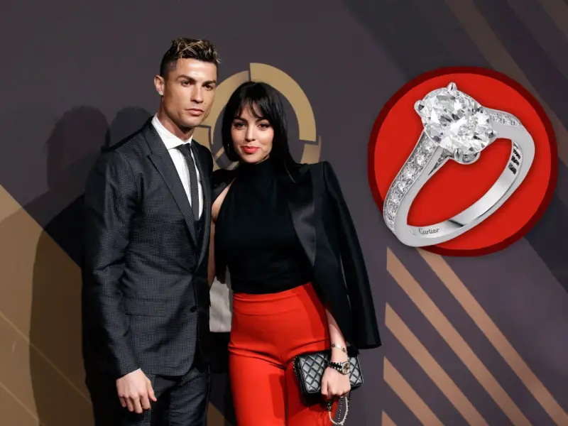 Cristiano Ronaldo y Georgina Rodríguez posan juntos, con un deslumbrante anillo Georgina destacando en primer plano.